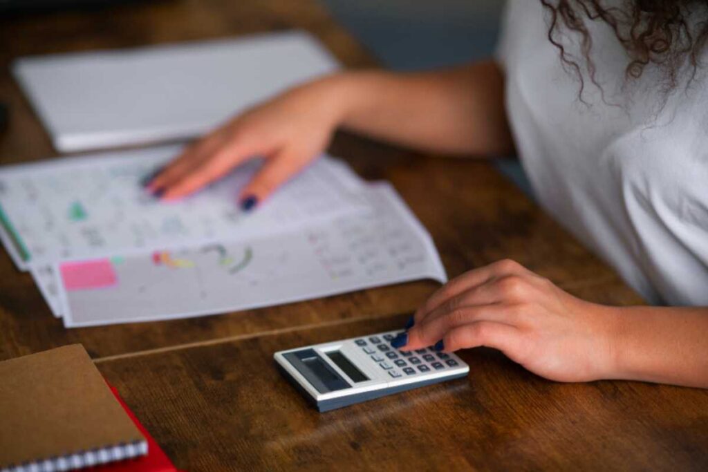 Controle de gastos mensais sem planilhas complexas