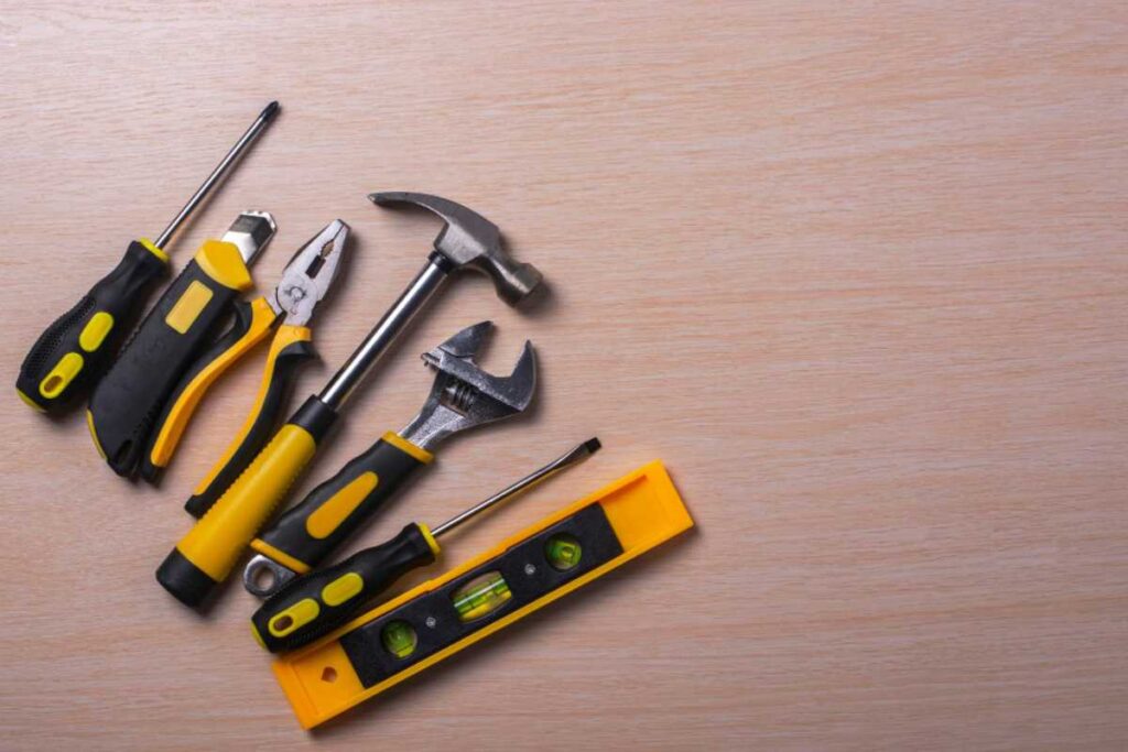Ferramentas manuais: como montar um kit essencial para resolver quase tudo